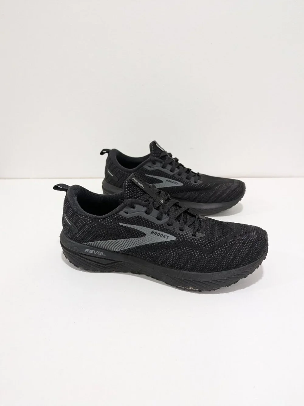 Brooks Revel 6 Men’s Size 12 Running Shoes Black/Grey 1103981D072 Sneakers